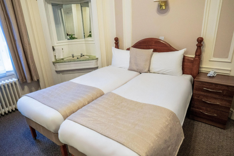 Adelphi Hotel