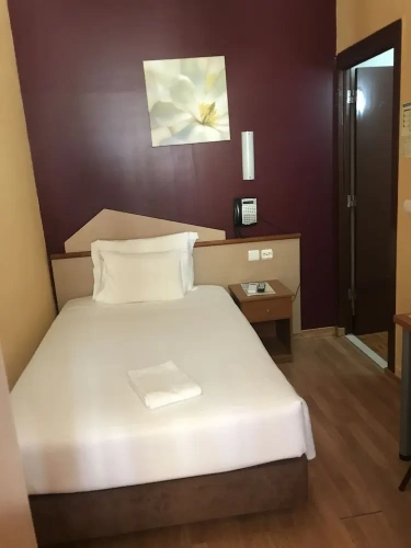Standard Twin room with view