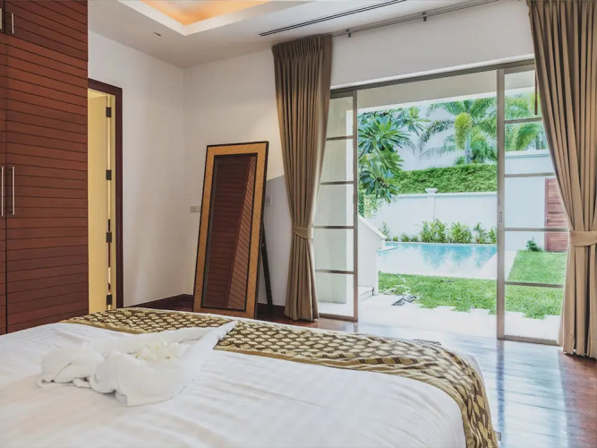 Bangtao Private Villas