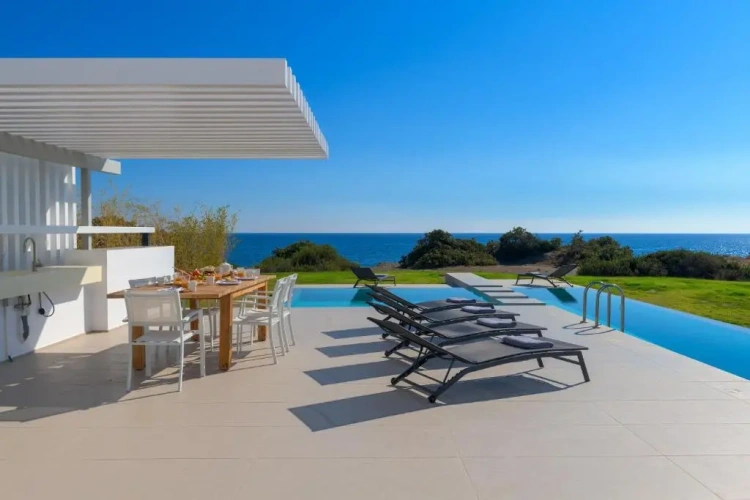 3 Bedrooms Villa