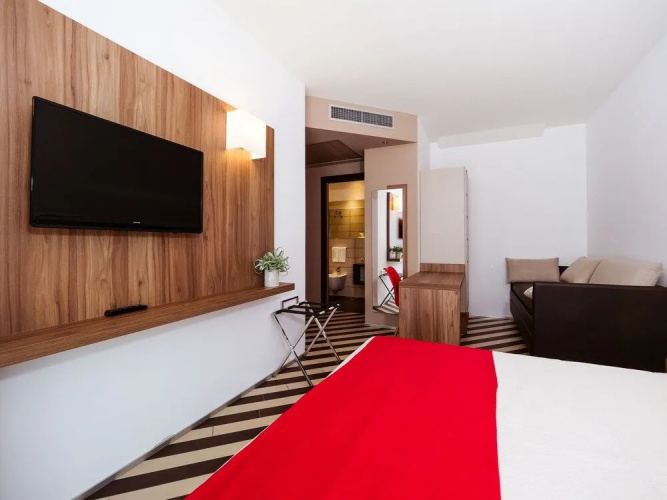 Dan Hotel