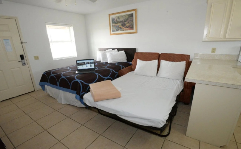 Port Isla Inn