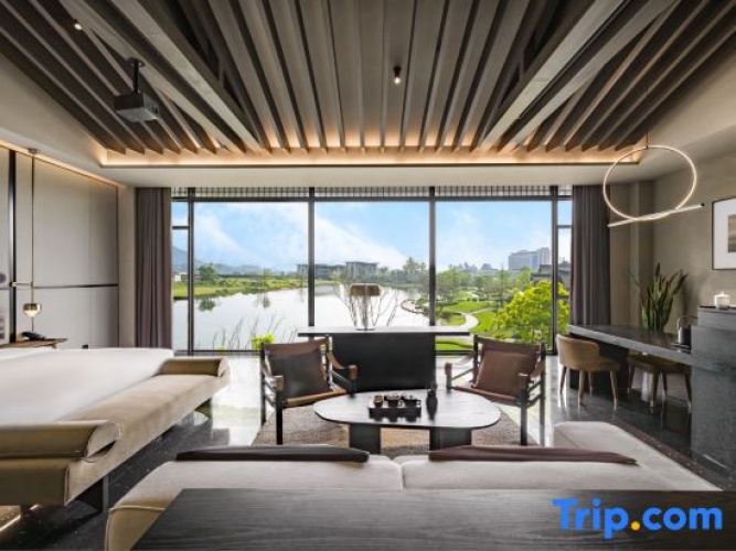 Suite with view