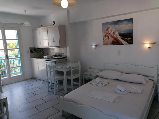 Flora Apartments & Studios
