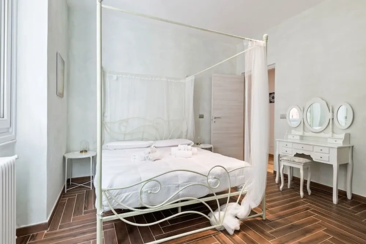 3 Bedrooms Apartment