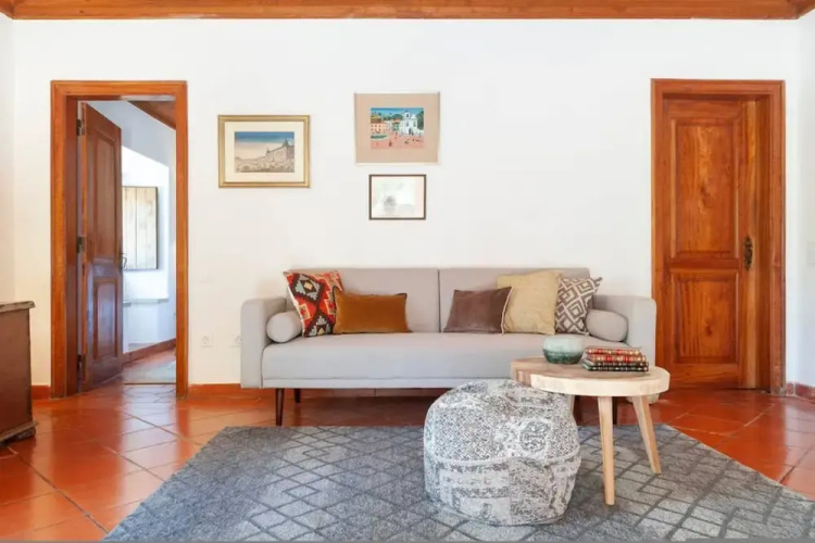 Pine Tree House in Azeit o