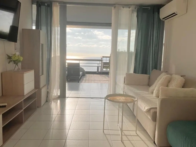 1 Bedroom Apartment with sea view