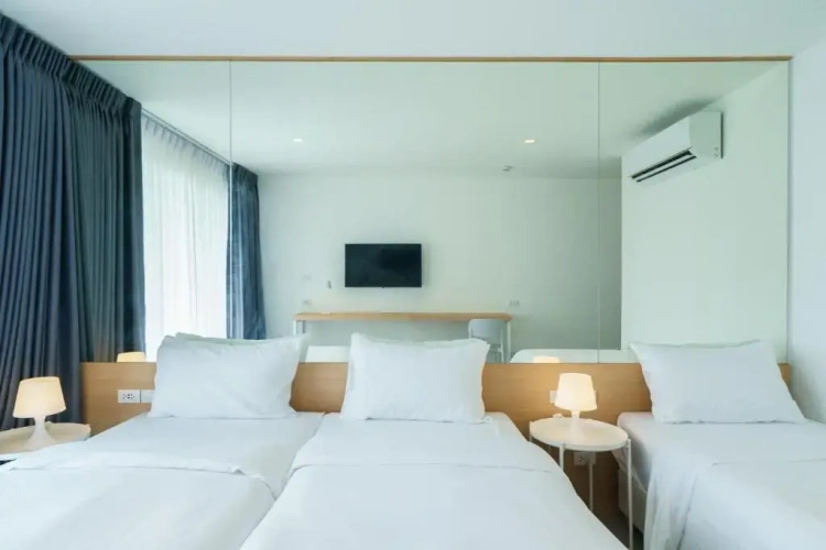 Standard Triple room