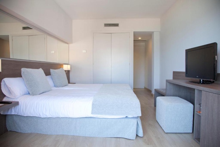 Twin room