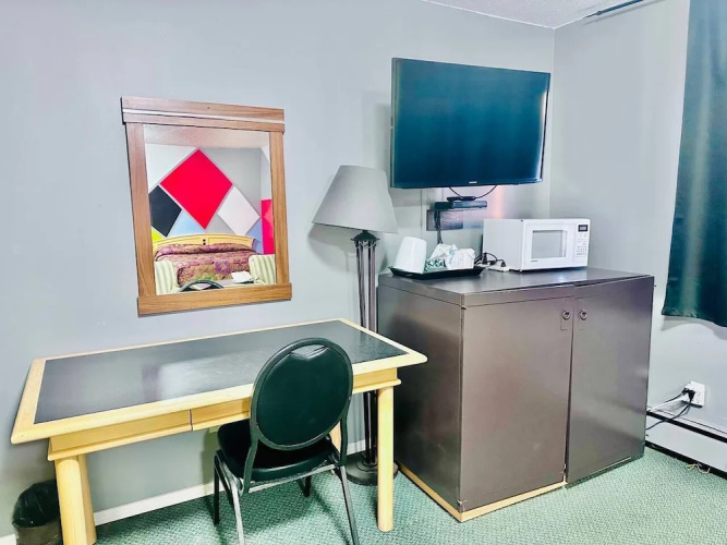 Grizzly Motor Hotel