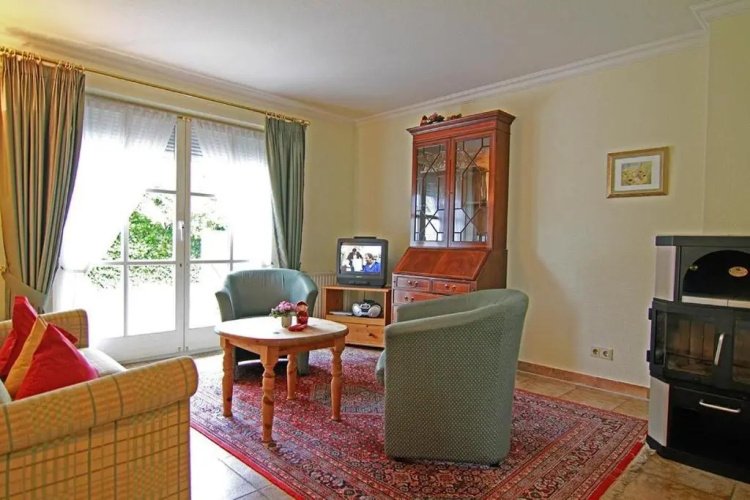 Haus-Meisennest-Wohnung-Kiebitz