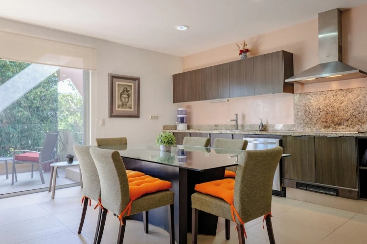 2 Bedrooms Apartment