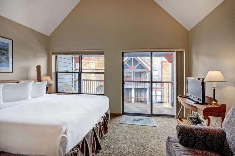 River Mnt Lodge W323