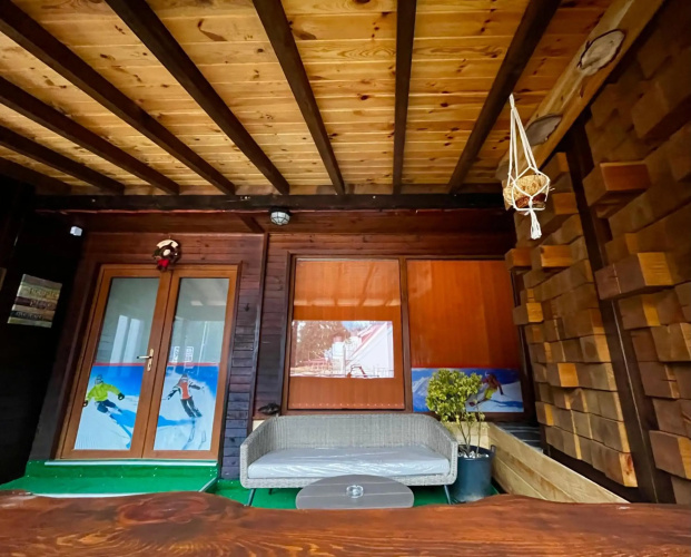 Roots Apartment 2