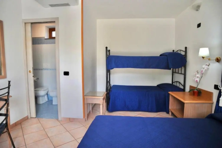 Standard Quadruple room