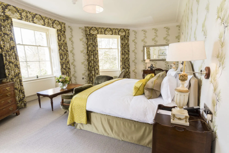 Storrs Hall Hotel