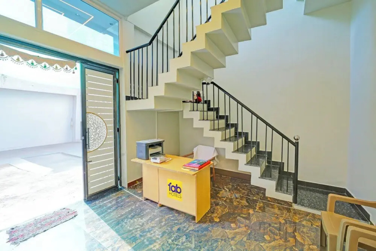 Fabhotel Bharti Palace
