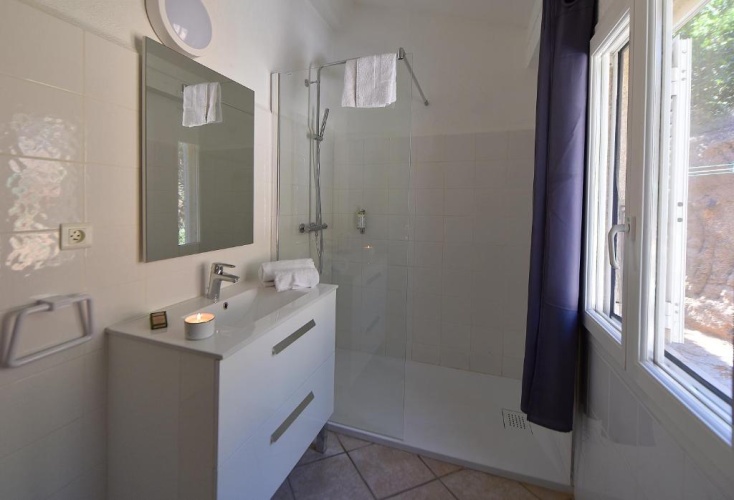 2 Bedrooms Comfort Villa with sea view