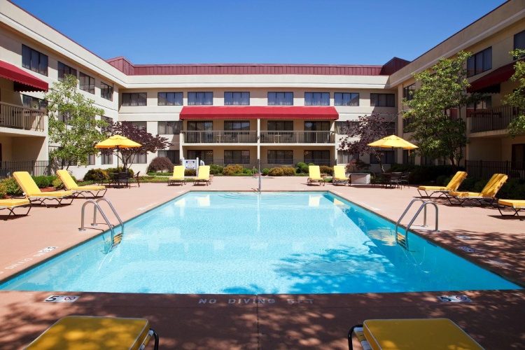 DoubleTree Suites by Hilton Hotel Cincinnati - Blue Ash photo 16