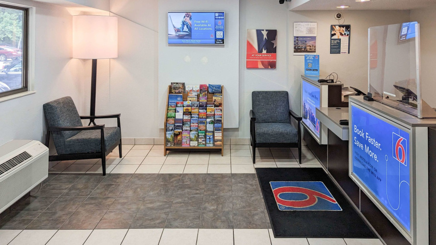 Motel 6 Nashua, NH - North