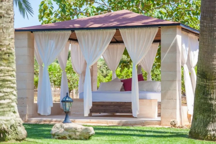 4 Bedrooms Villa