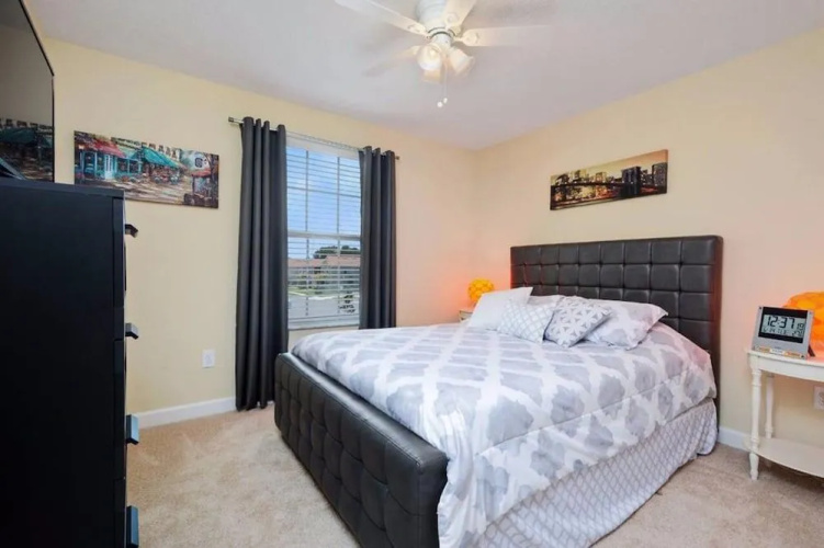 Paradise Palms 18007
