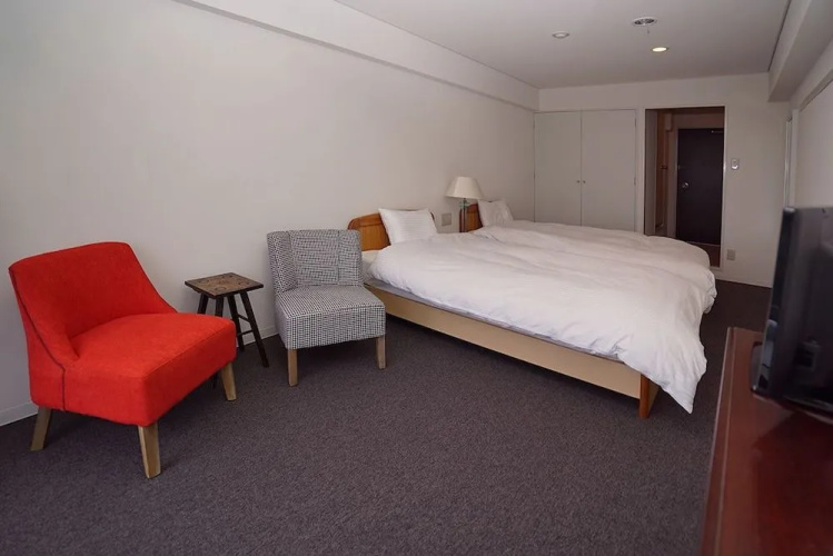 Tobi Hostel and Apartments