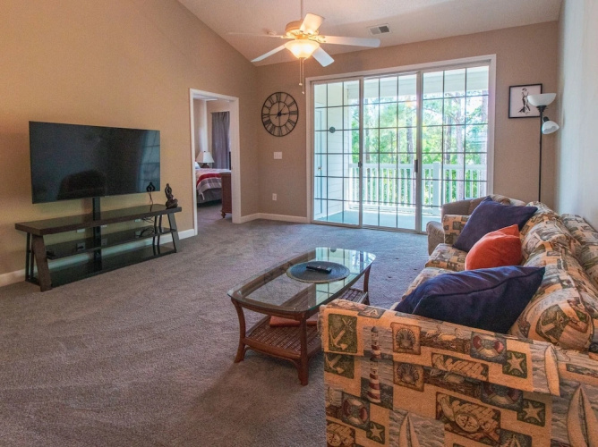 Arbor Trace #633 2 Bedroom Condo by Redawning