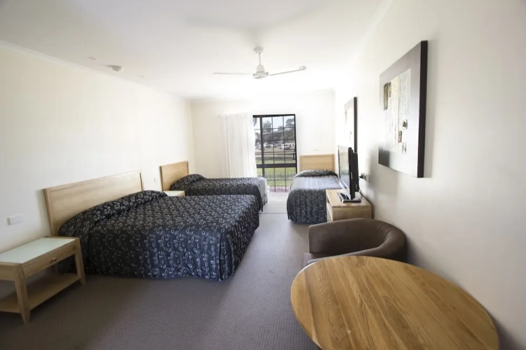 1 Bedroom Standard Double Suite