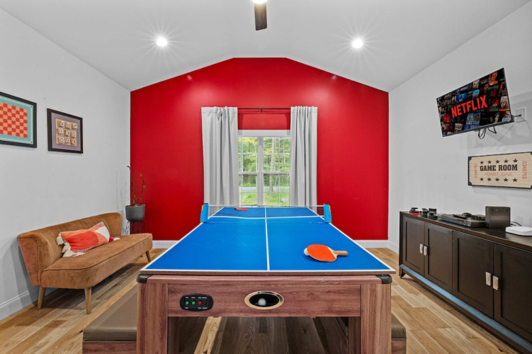 Luxe Lakefront 10min2jfbb w Beach Gameroom Firepit
