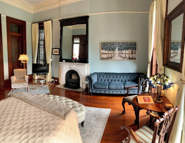 The Lanaux Mansion