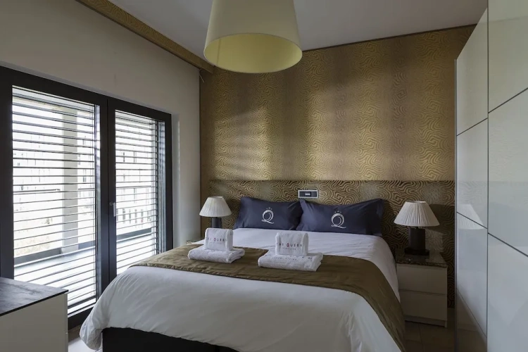 Deluxe Apartment with balcony