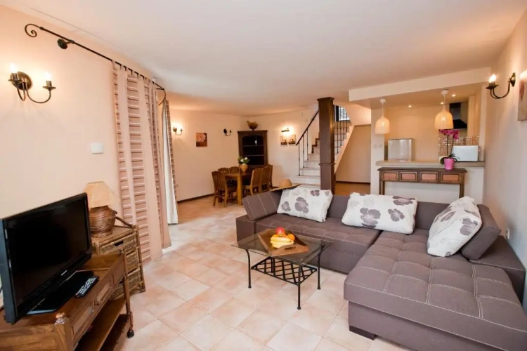 2 Bedrooms Villa with balcony and with view