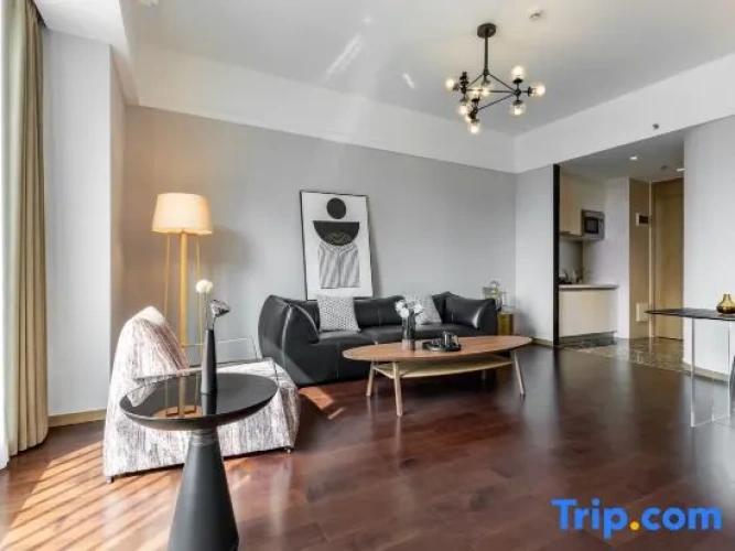 1 Bedroom Business Suite