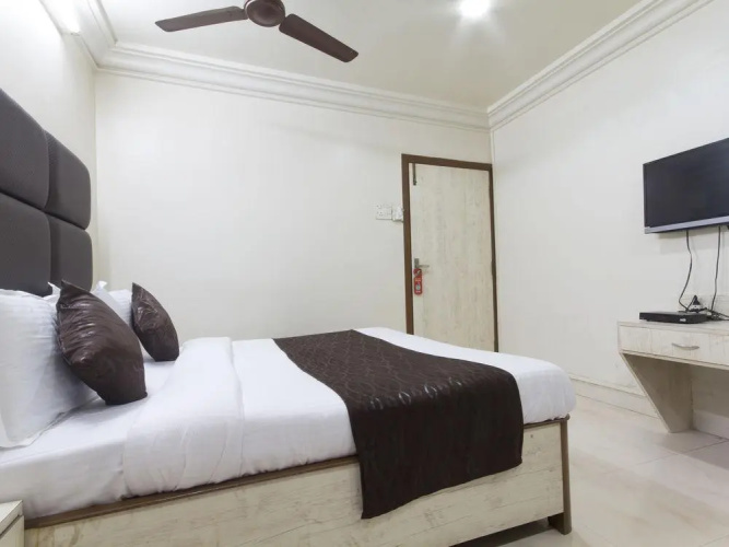 OYO 935 Hotel Palkhee