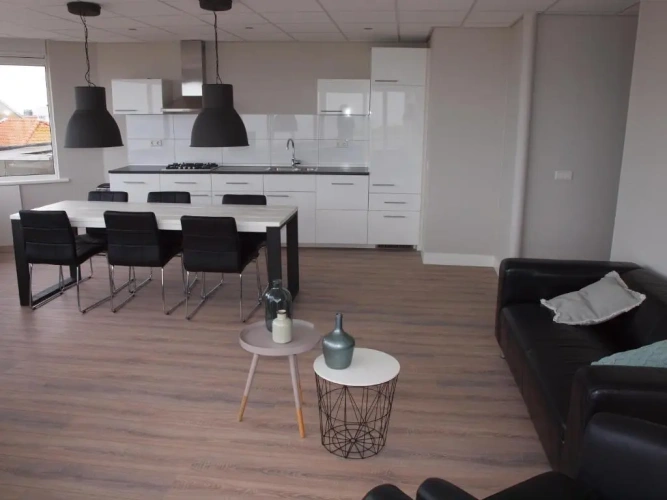 3 Bedrooms Apartment