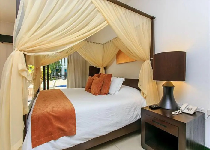 Aldea Thai 01 by Tripintravel