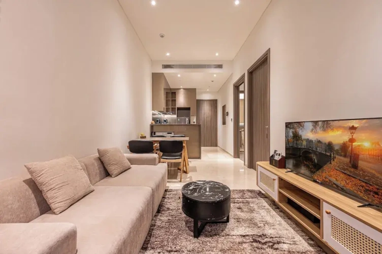 1 Bedroom Grand Club Suite with city view