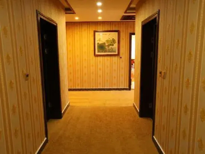 Jianchuan Huahui Hotel