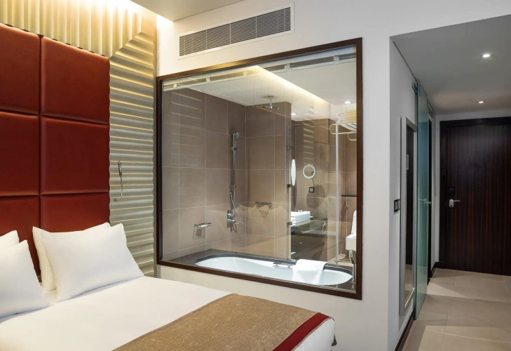 Standard Club Floor Double room with city view