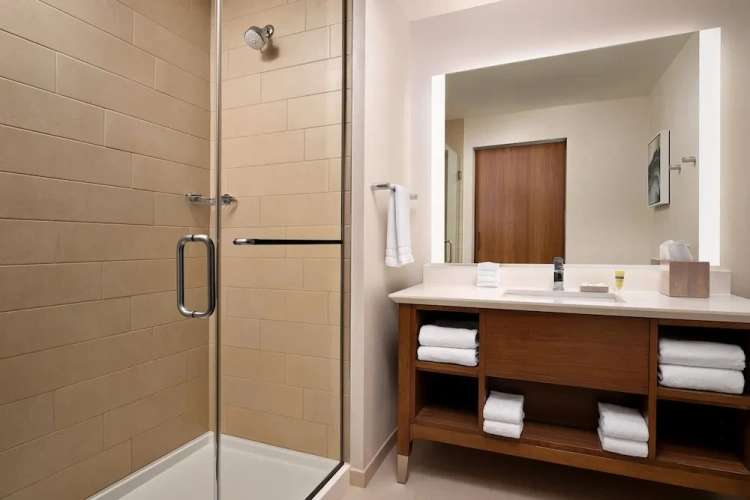 1 Bedroom Suite