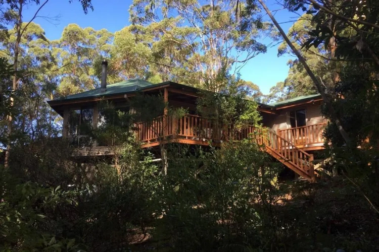 3 Bedrooms Cottage