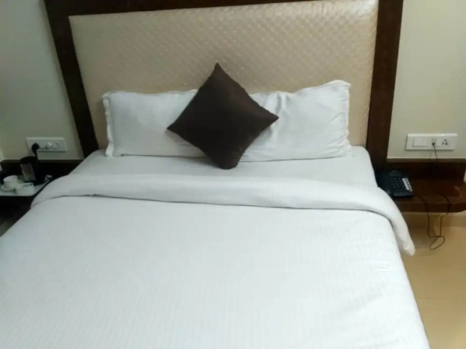 Hotel Maval Grand