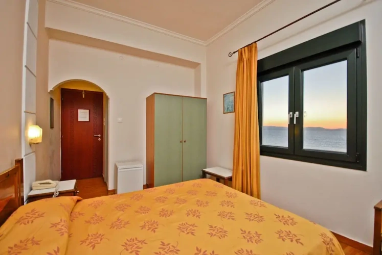 Standard room with balcony and with harbour view