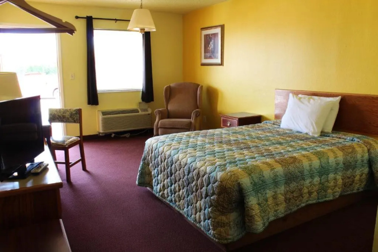 Westworld Country Inn