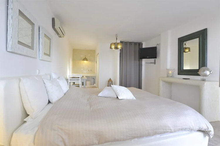 Aris Apartments