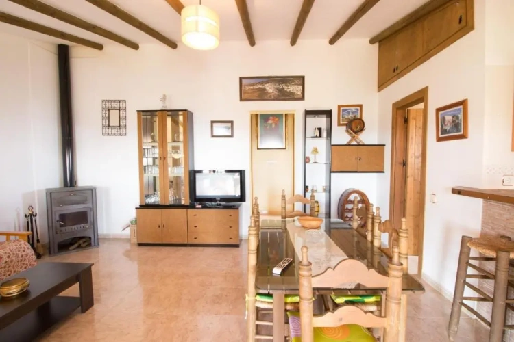 2 Bedrooms Cottage