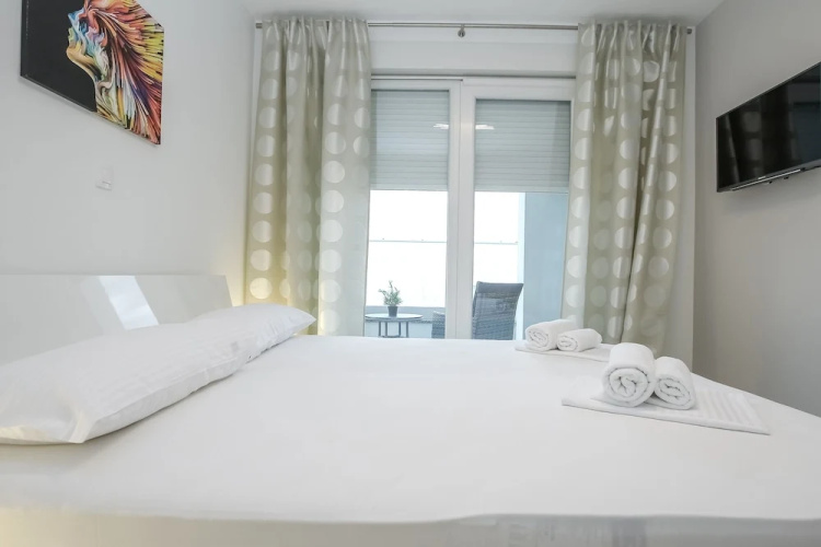 Apartments Tomana