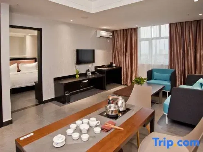 Deluxe Suite