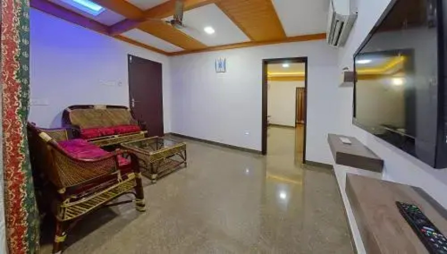The Hotel Chola Inn